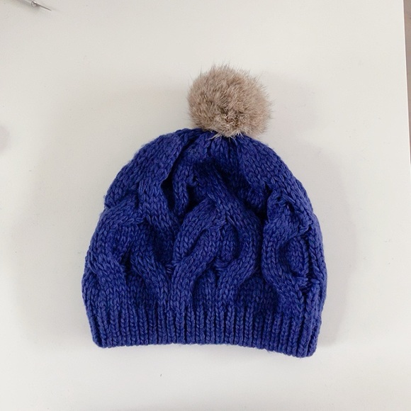 wool beanie hat with furry pom - Picture 7 of 7